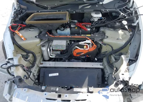 2021 Tesla Model Y Long Range Dual Motor All-Wheel Drive z USA, uszkodzony, nr VIN 5YJYGDEE0MF082605